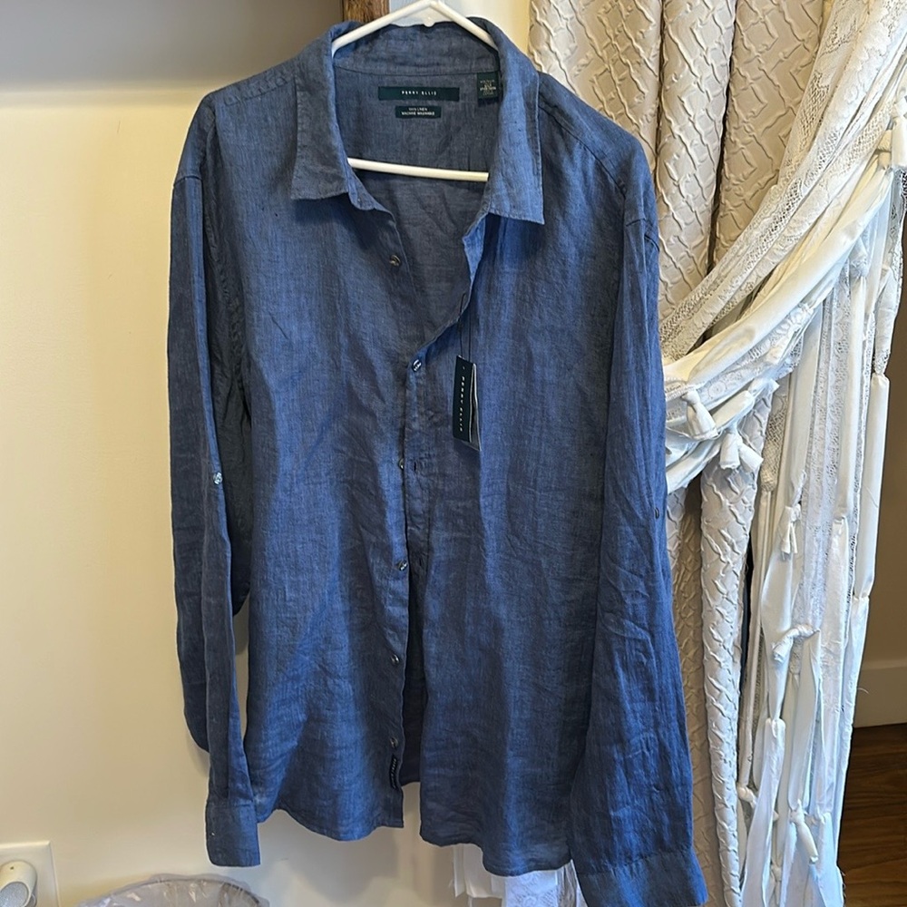 Men’s Perry Ellis.